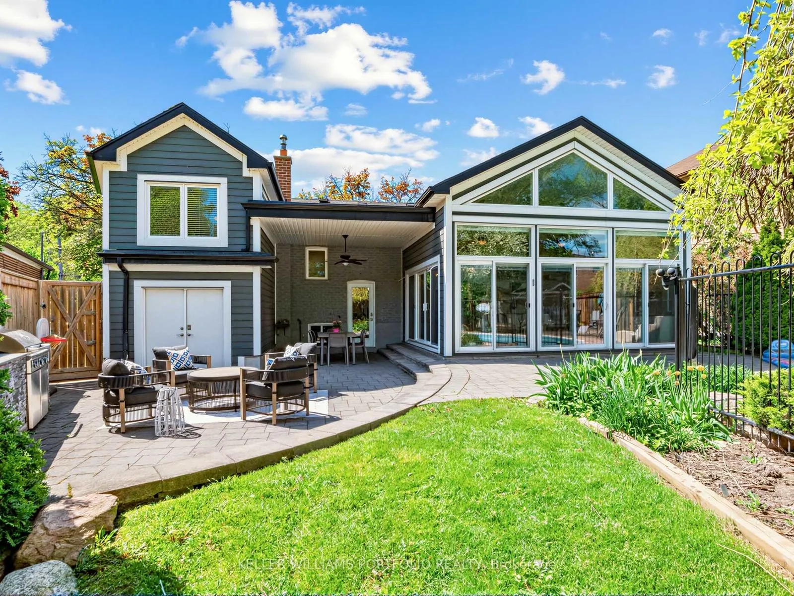 Photo 25 of 81 Lynnhaven Road N, Toronto, Englemount-Lawrence — HOMEH