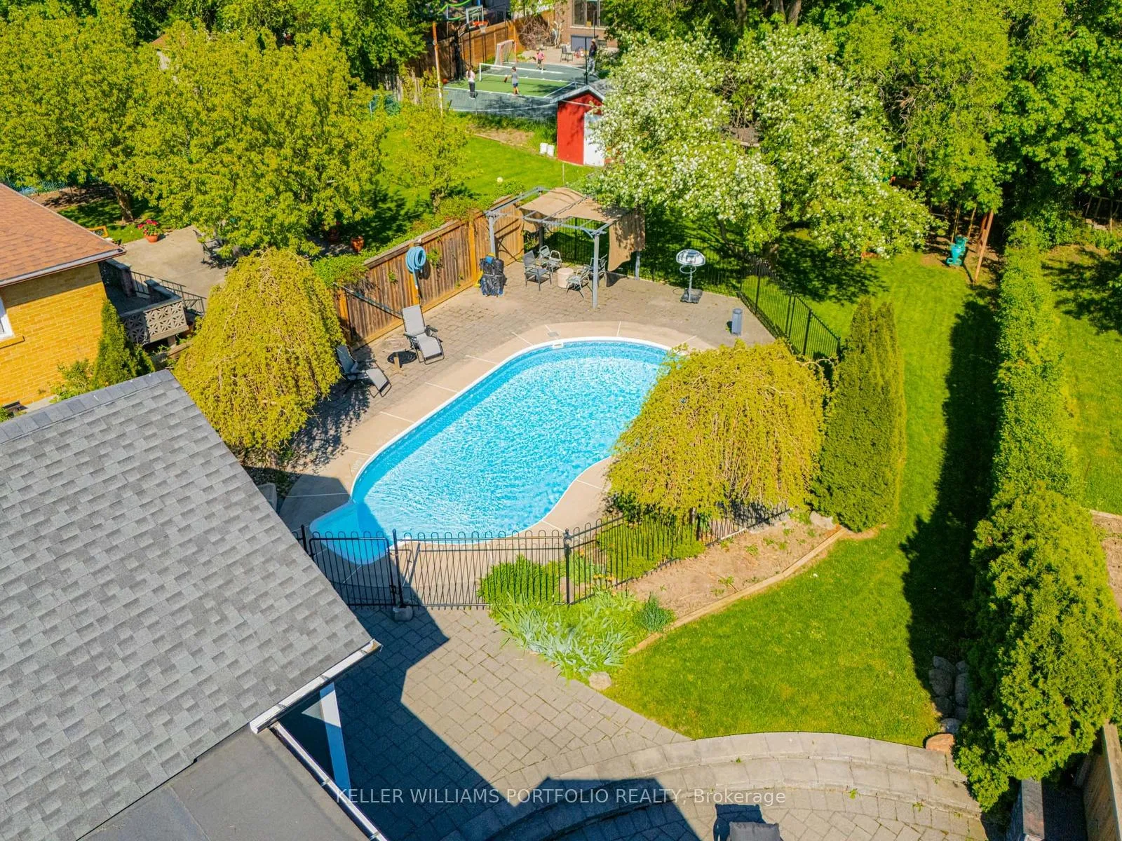 Photo 27 of 81 Lynnhaven Road N, Toronto, Englemount-Lawrence — HOMEH