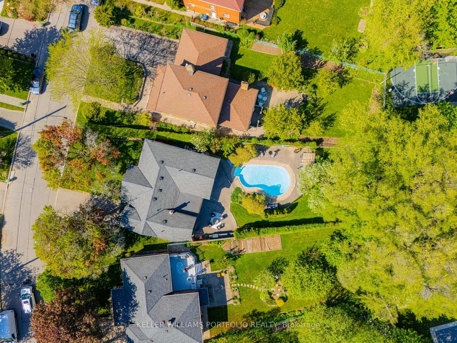 Photo 30 of 81 Lynnhaven Road N, Toronto, Englemount-Lawrence — HOMEH