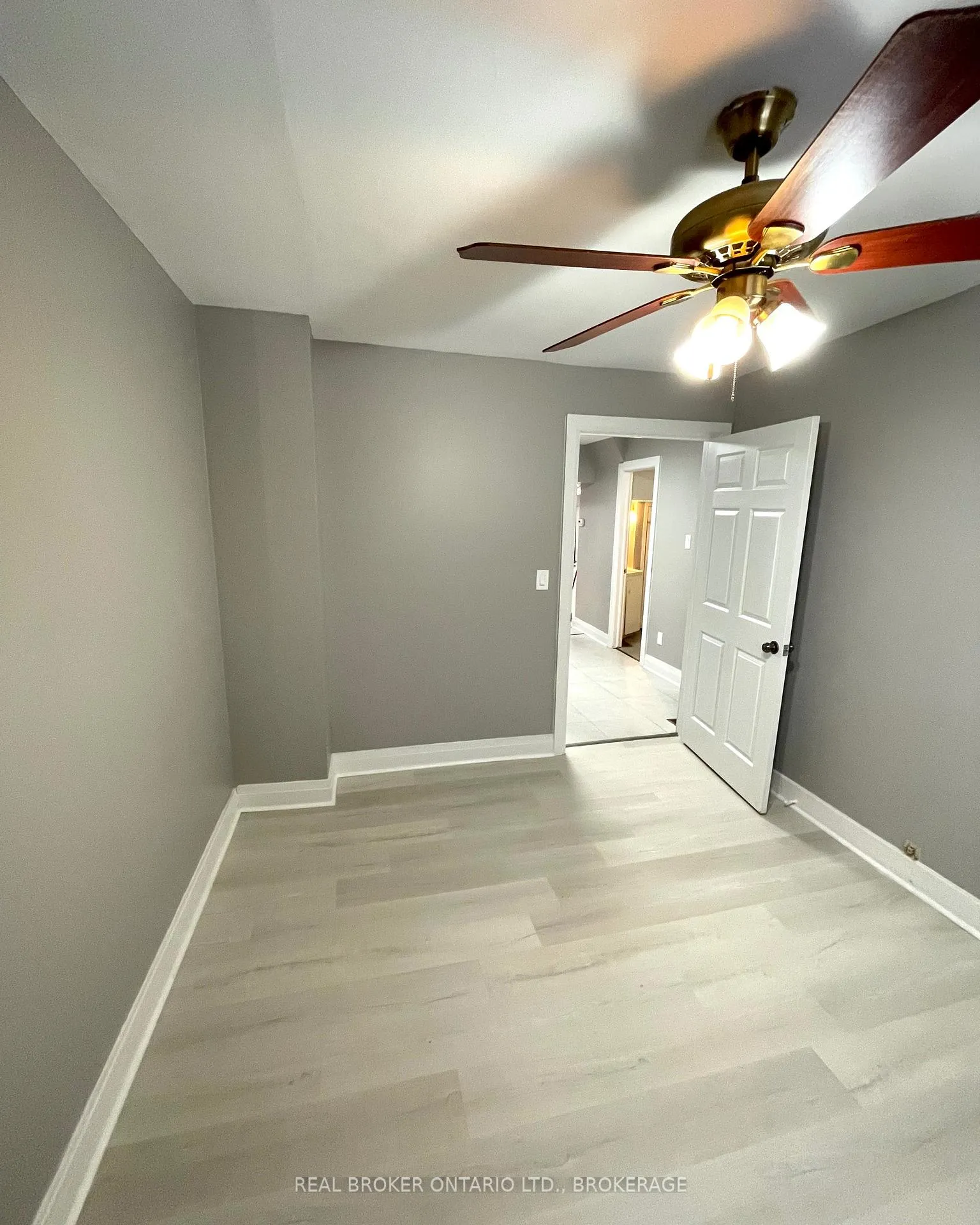 Photo 3 of 302 Mcconnell Avenue, Cornwall — HOMEH