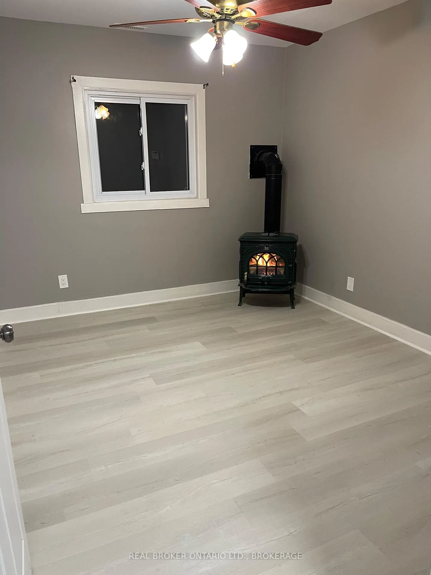 Photo 4 of 302 Mcconnell Avenue, Cornwall — HOMEH