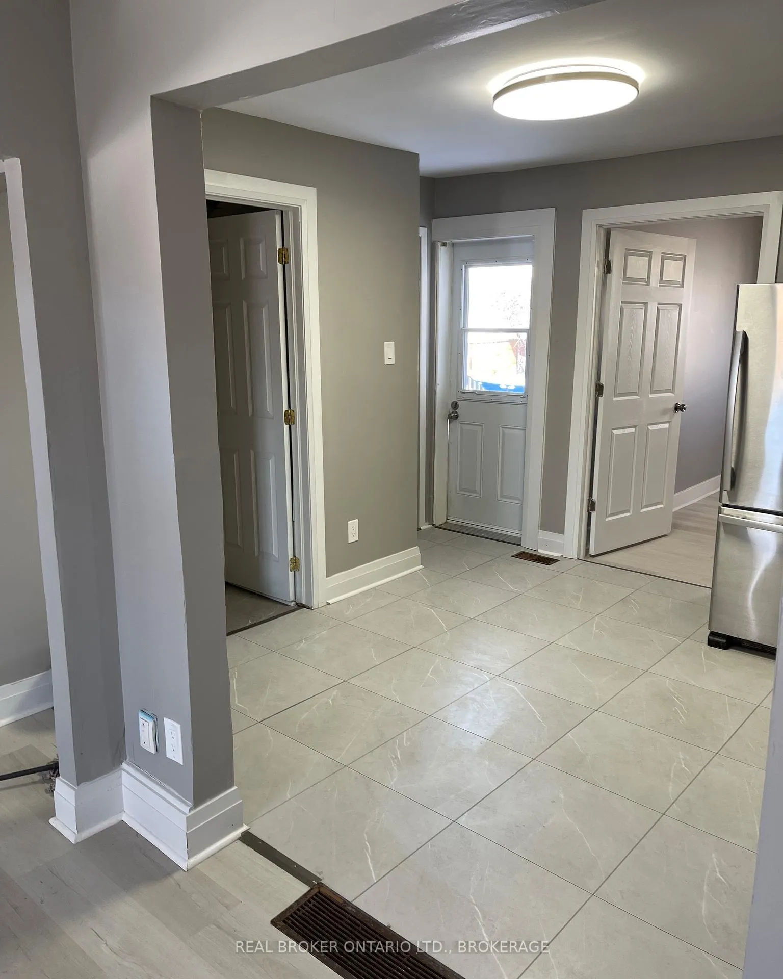 Photo 6 of 302 Mcconnell Avenue, Cornwall — HOMEH