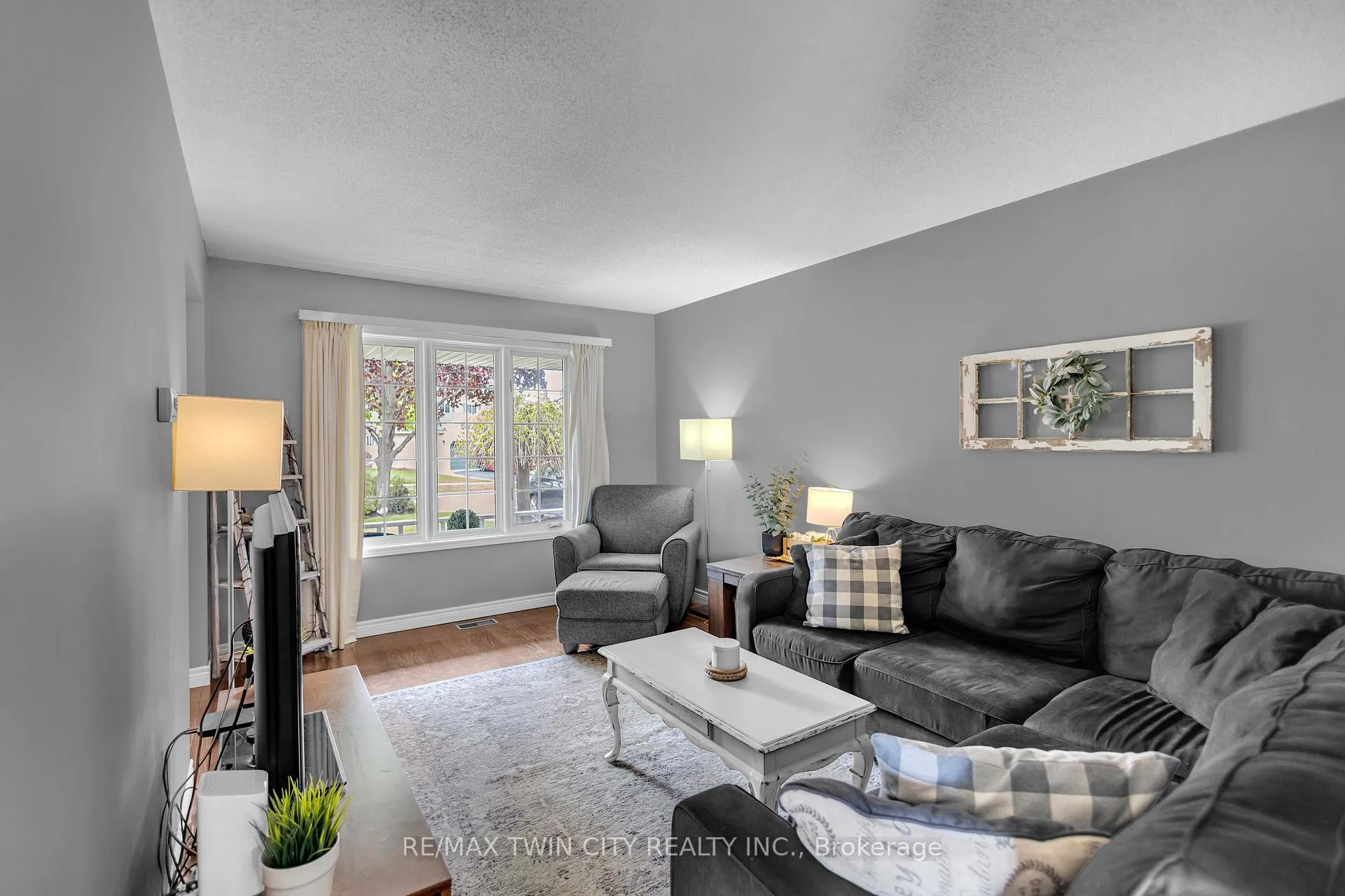 Photo 6 of 13 Morgan Drive, Haldimand — HOMEH