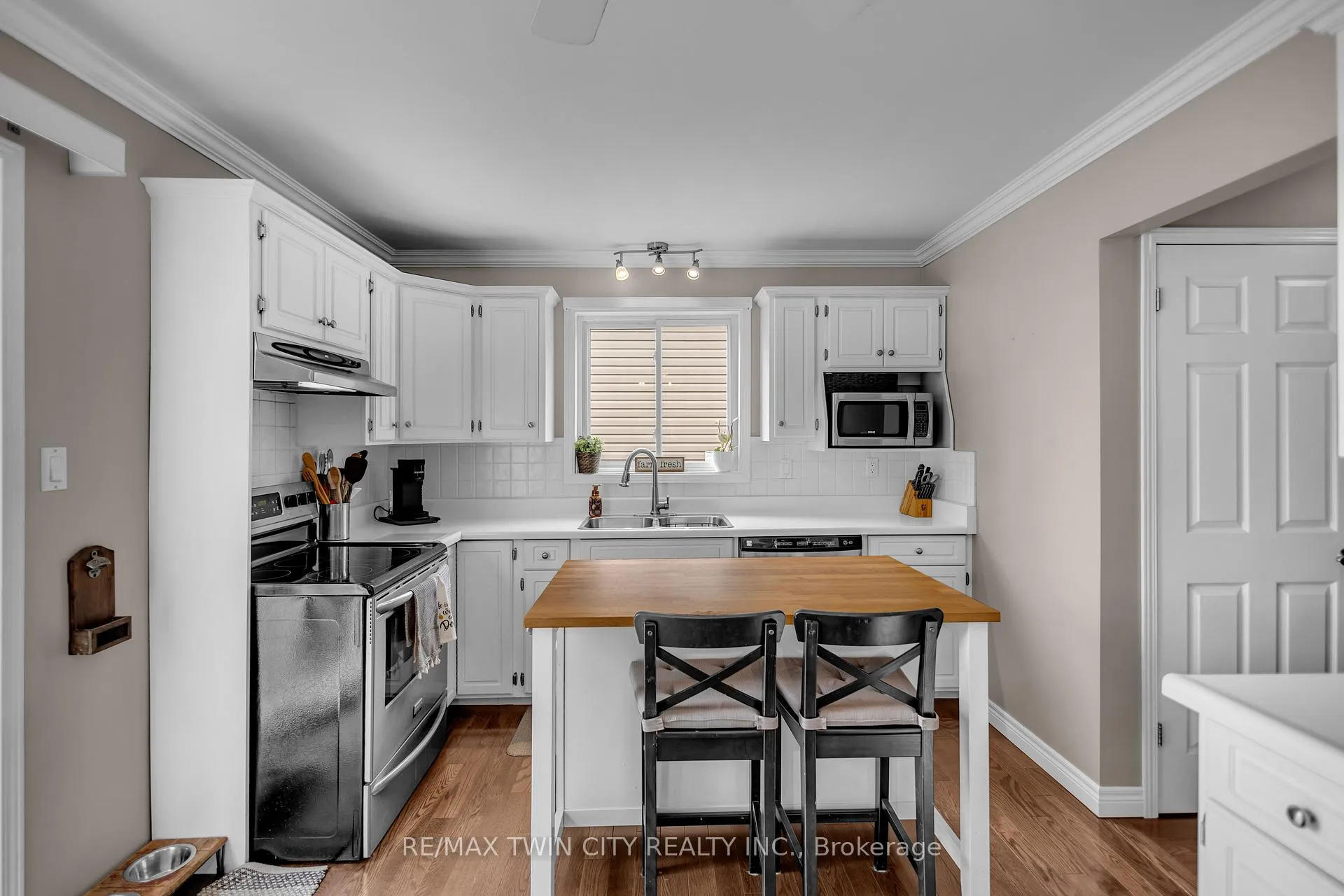 Photo 9 of 13 Morgan Drive, Haldimand — HOMEH