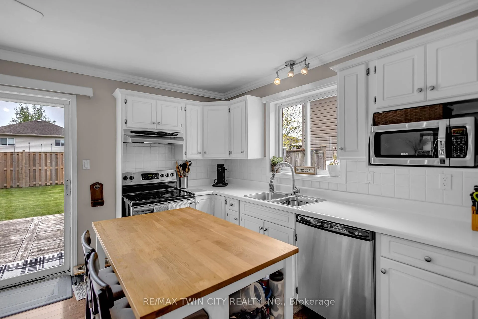 Photo 10 of 13 Morgan Drive, Haldimand — HOMEH