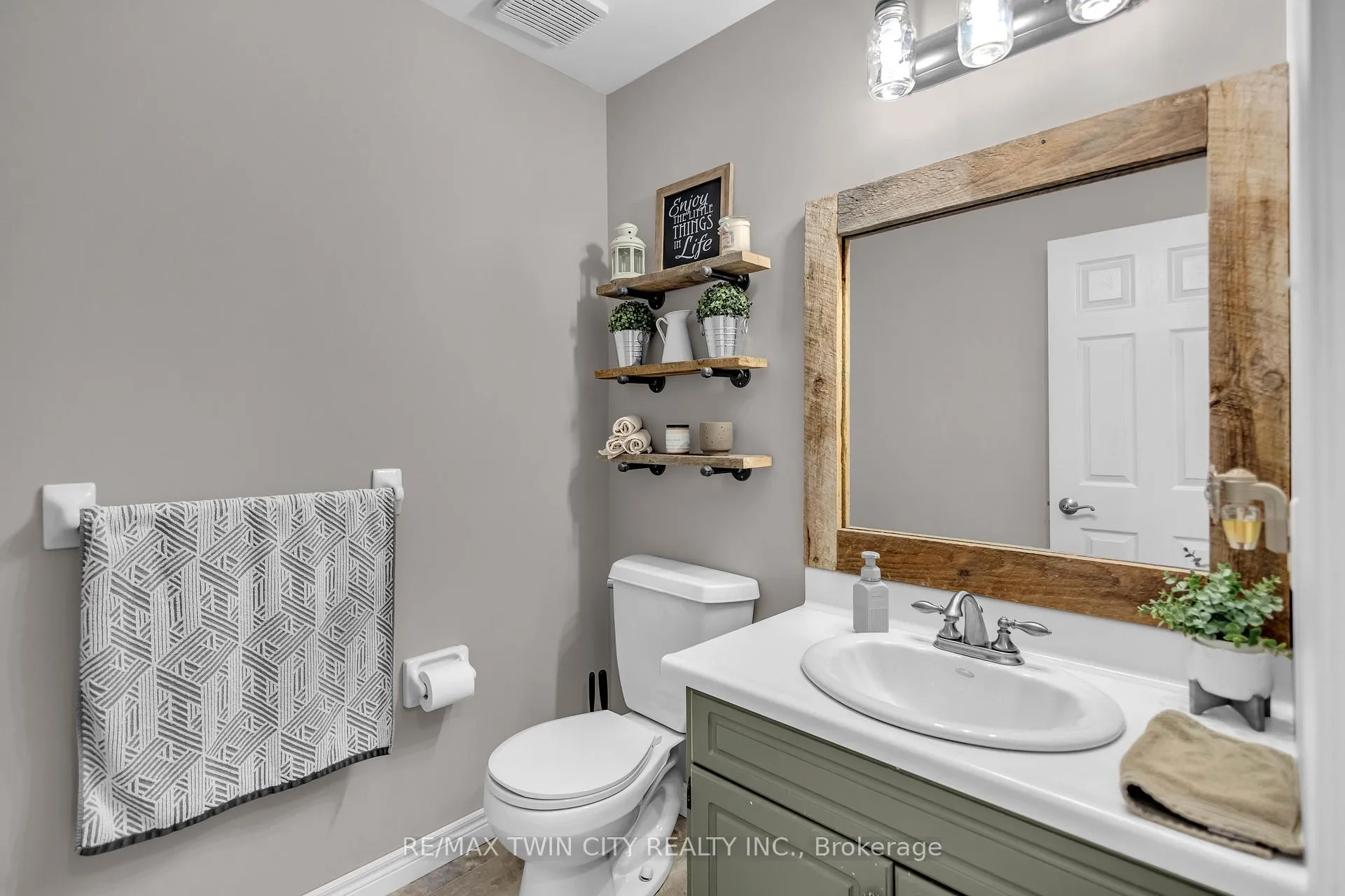 Photo 13 of 13 Morgan Drive, Haldimand — HOMEH