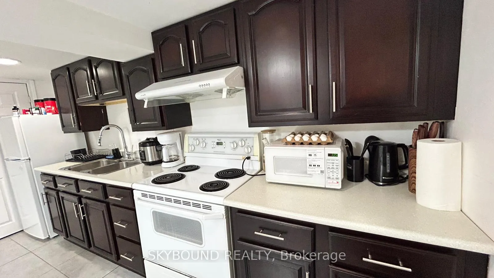Photo 5 of Unit Lower, 8 Runnymede Road, Toronto, High Park-Swansea — HOMEH