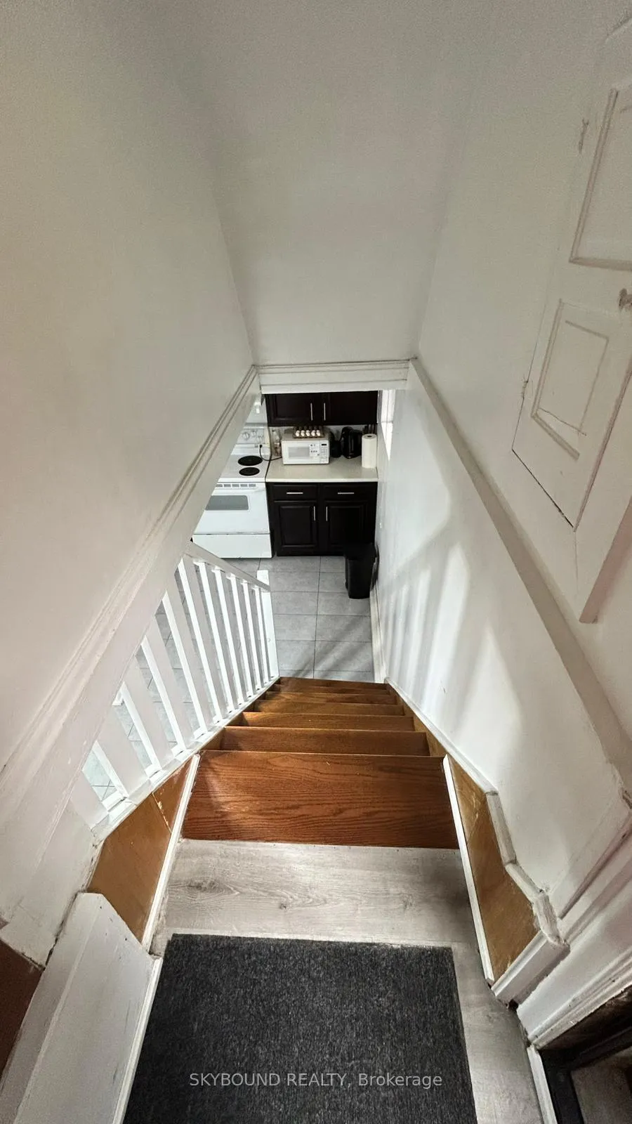 Photo 18 of Unit Lower, 8 Runnymede Road, Toronto, High Park-Swansea — HOMEH