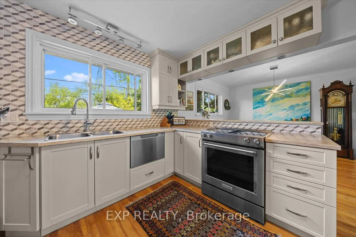 Photo 14 of 554 Browning Avenue, Ottawa, Riverview Park — HOMEH