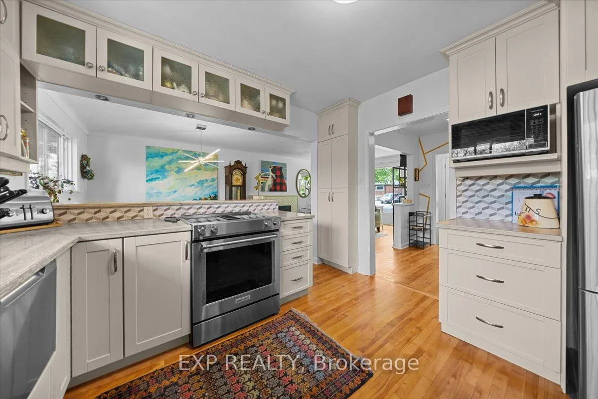 Photo 15 of 554 Browning Avenue, Ottawa, Riverview Park — HOMEH