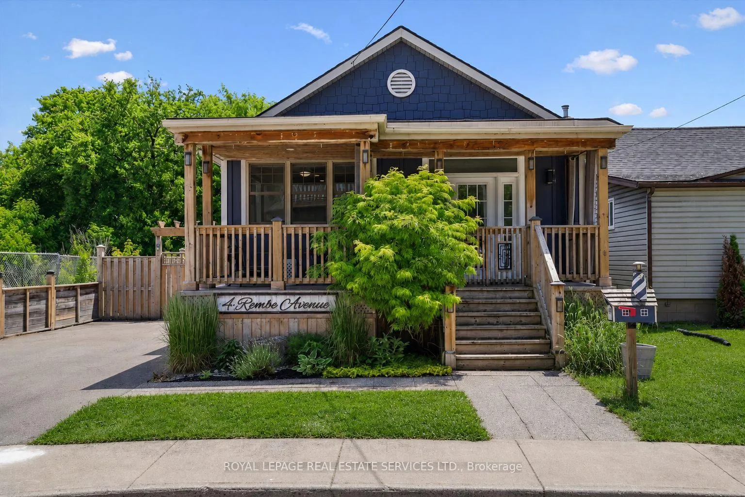 Photo 1 of 4 Rembe Avenue, Hamilton, Hamilton Beach — HOMEH