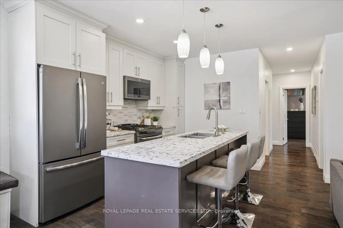 Photo 13 of 4 Rembe Avenue, Hamilton, Hamilton Beach — HOMEH
