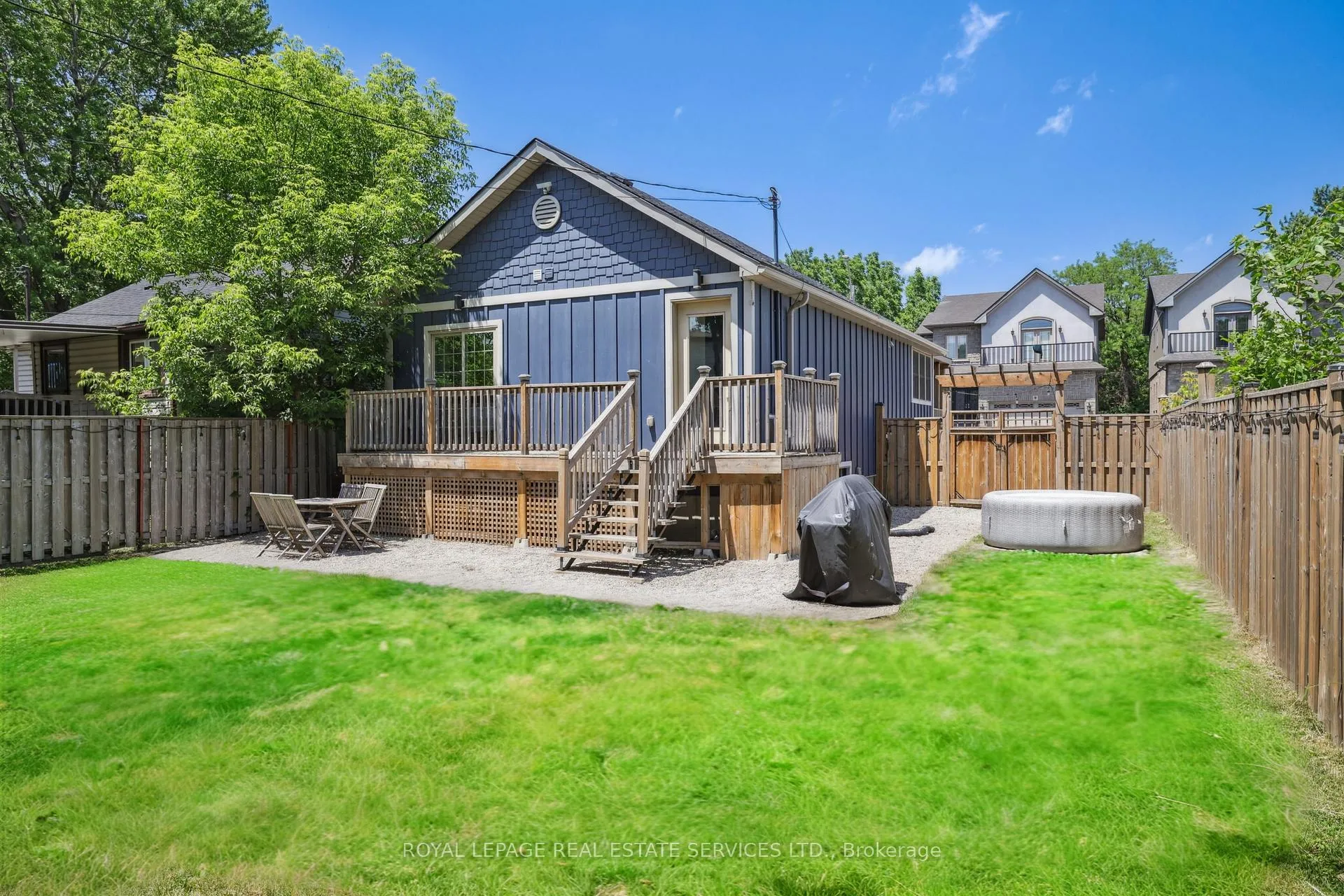 Photo 19 of 4 Rembe Avenue, Hamilton, Hamilton Beach — HOMEH