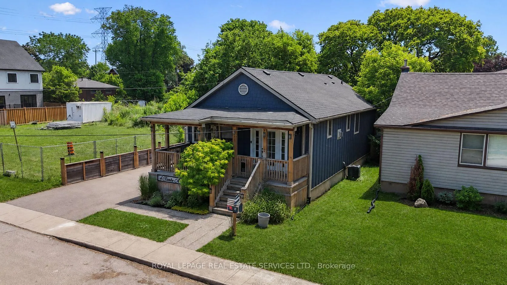 Photo 25 of 4 Rembe Avenue, Hamilton, Hamilton Beach — HOMEH