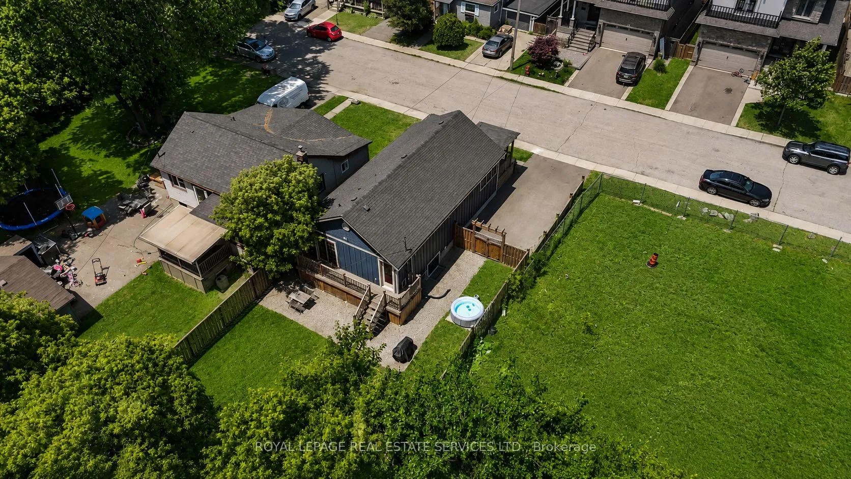 Photo 26 of 4 Rembe Avenue, Hamilton, Hamilton Beach — HOMEH