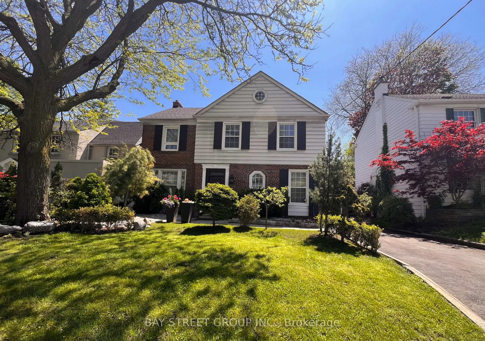 Photo of 277 Lawrence Avenue E