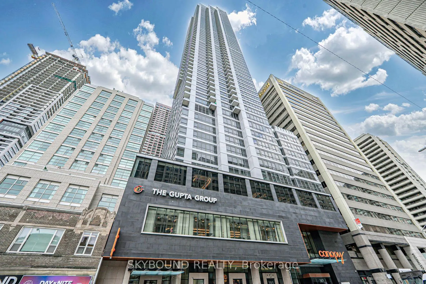 Front of Unit 2901, 395 Bloor Street E