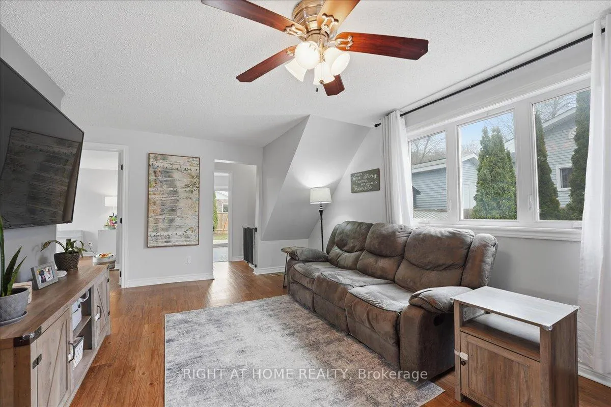 Photo 7 of 1 Leonard Avenue, Penetanguishene — HOMEH