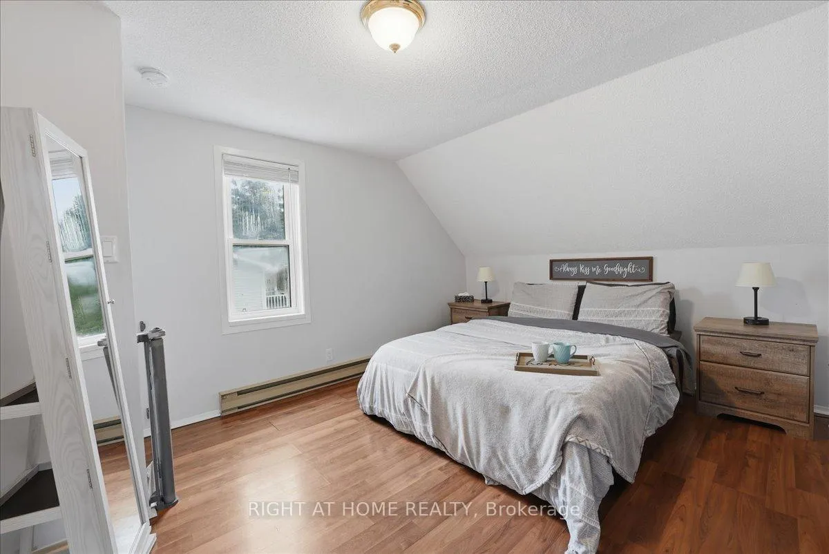 Photo 9 of 1 Leonard Avenue, Penetanguishene — HOMEH