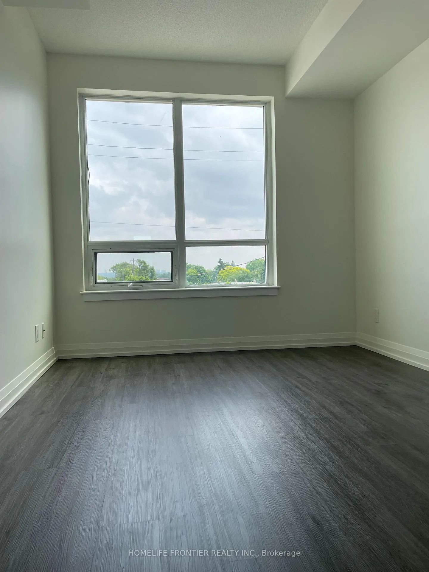 Photo 4 of Unit 202, 7167 Yonge Street, Markham, Grandview — HOMEH