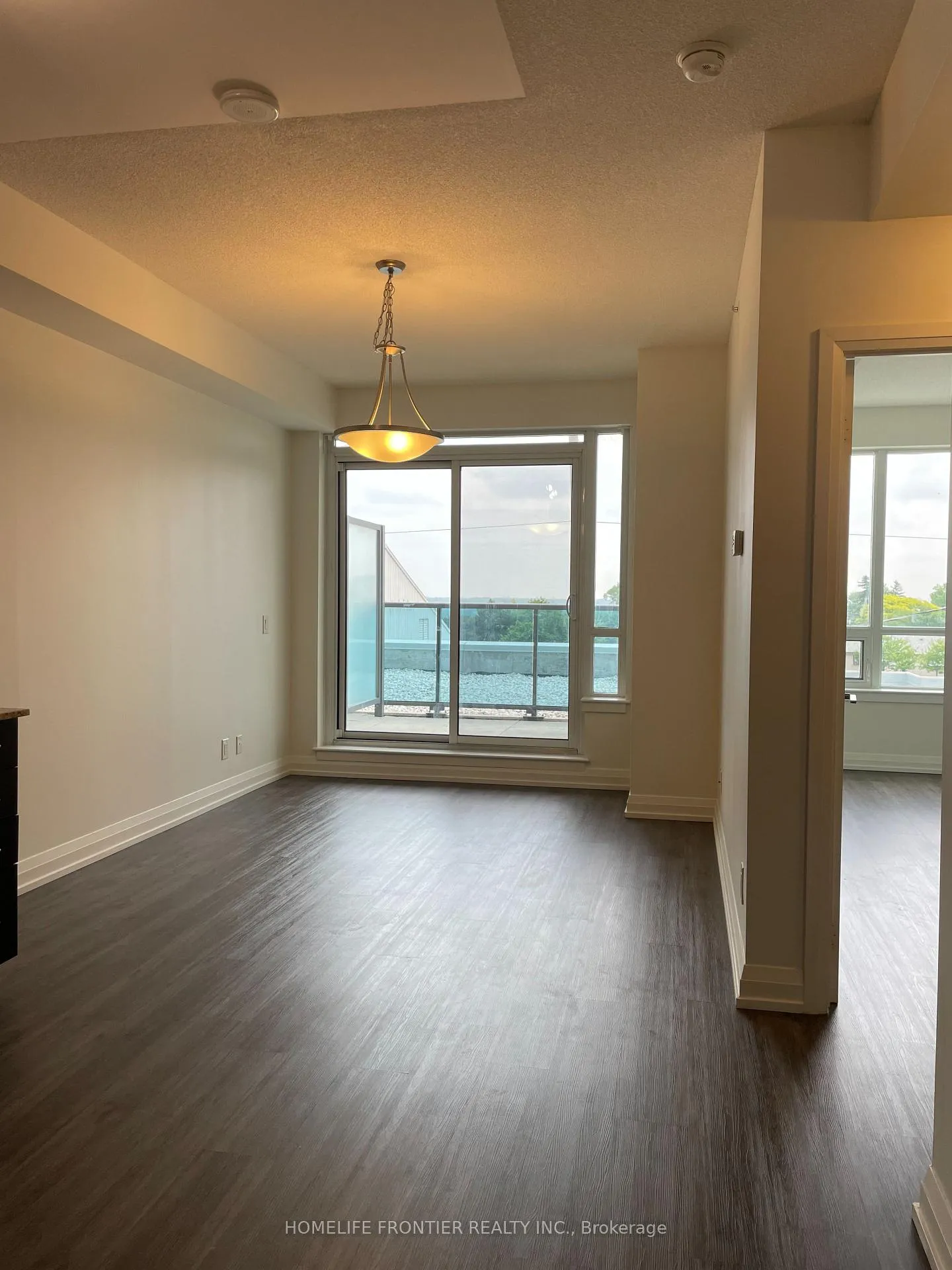 Photo 5 of Unit 202, 7167 Yonge Street, Markham, Grandview — HOMEH