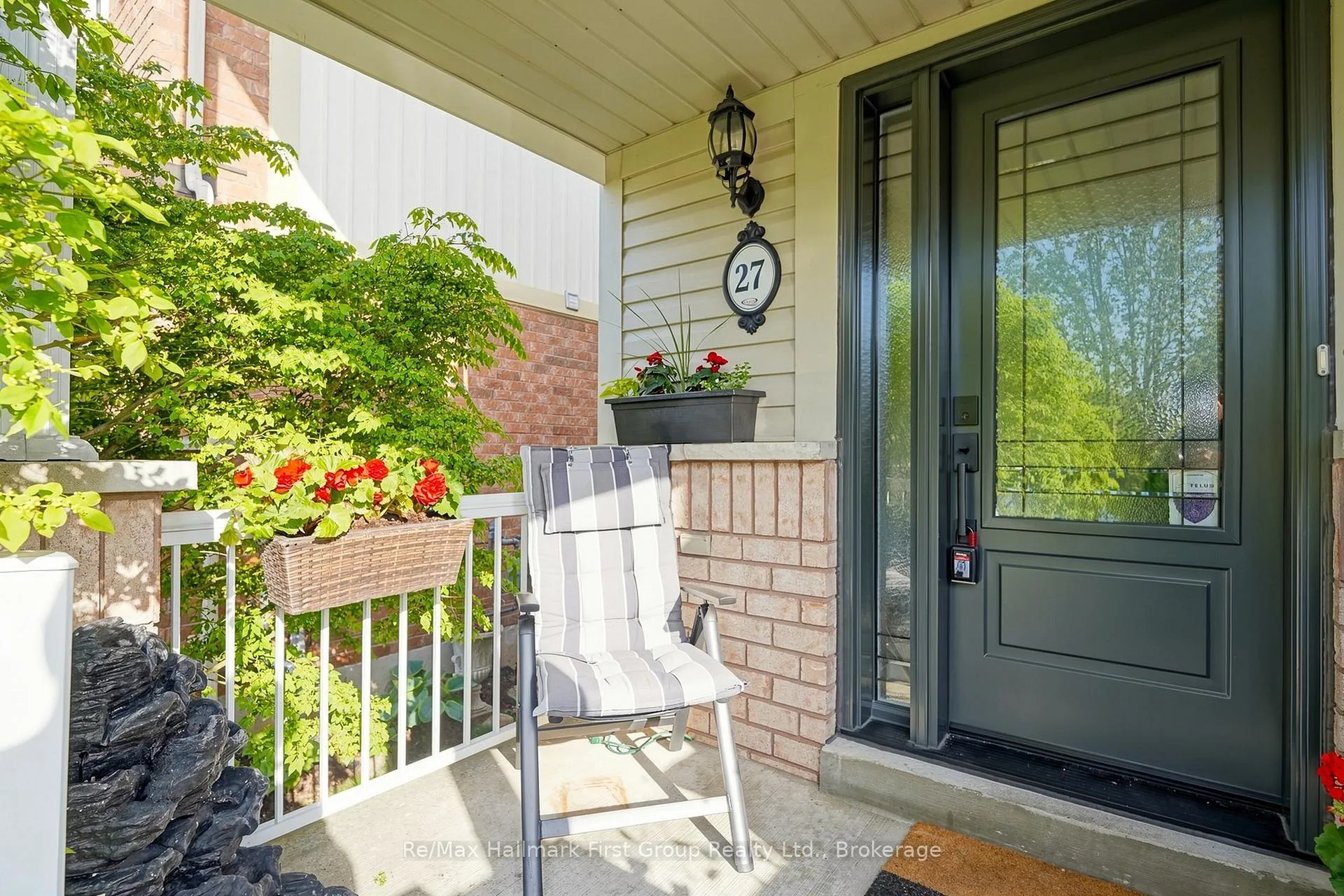 Photo 2 of 27 Robideau Place, Whitby, Pringle Creek — HOMEH