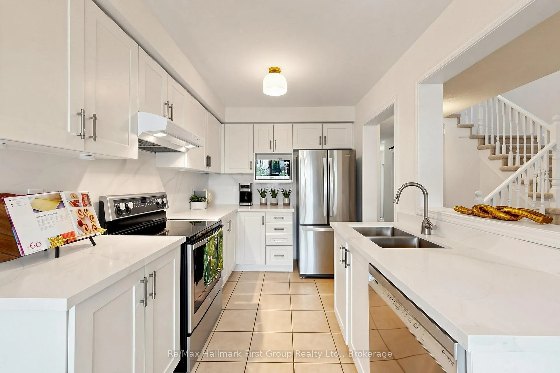Photo 11 of 27 Robideau Place, Whitby, Pringle Creek — HOMEH
