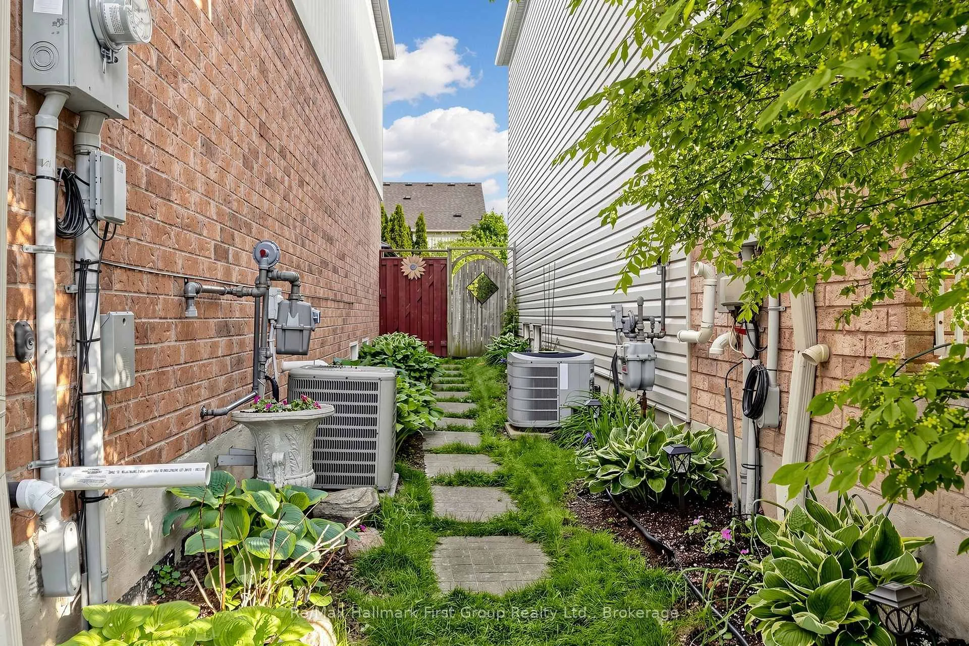Photo 43 of 27 Robideau Place, Whitby, Pringle Creek — HOMEH