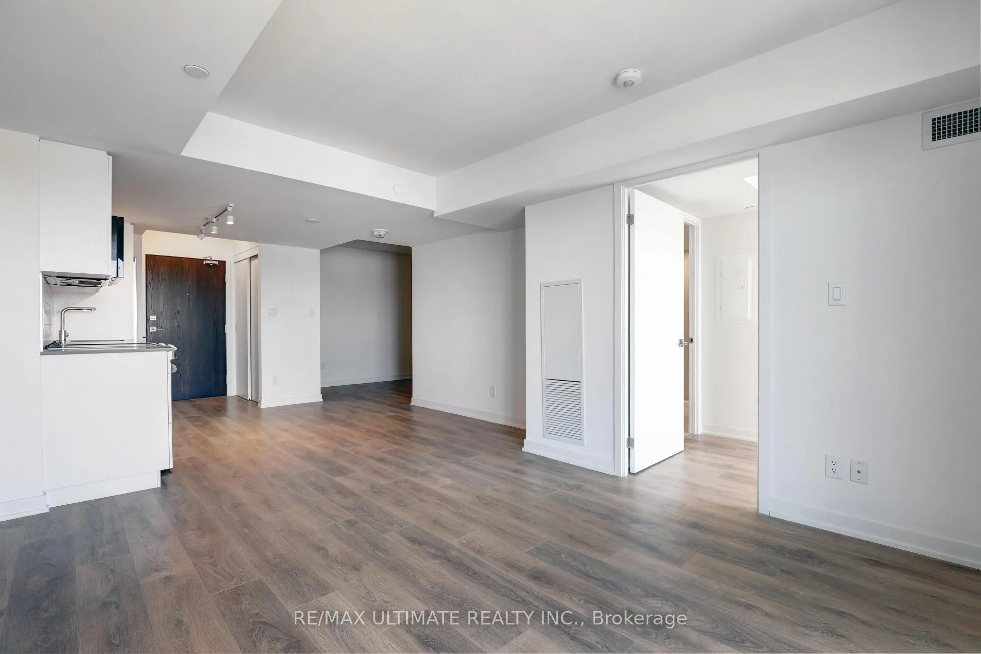 Photo 3 of Unit 513, 1401 O'Connor Drive, Toronto, O'Connor-Parkview — HOMEH