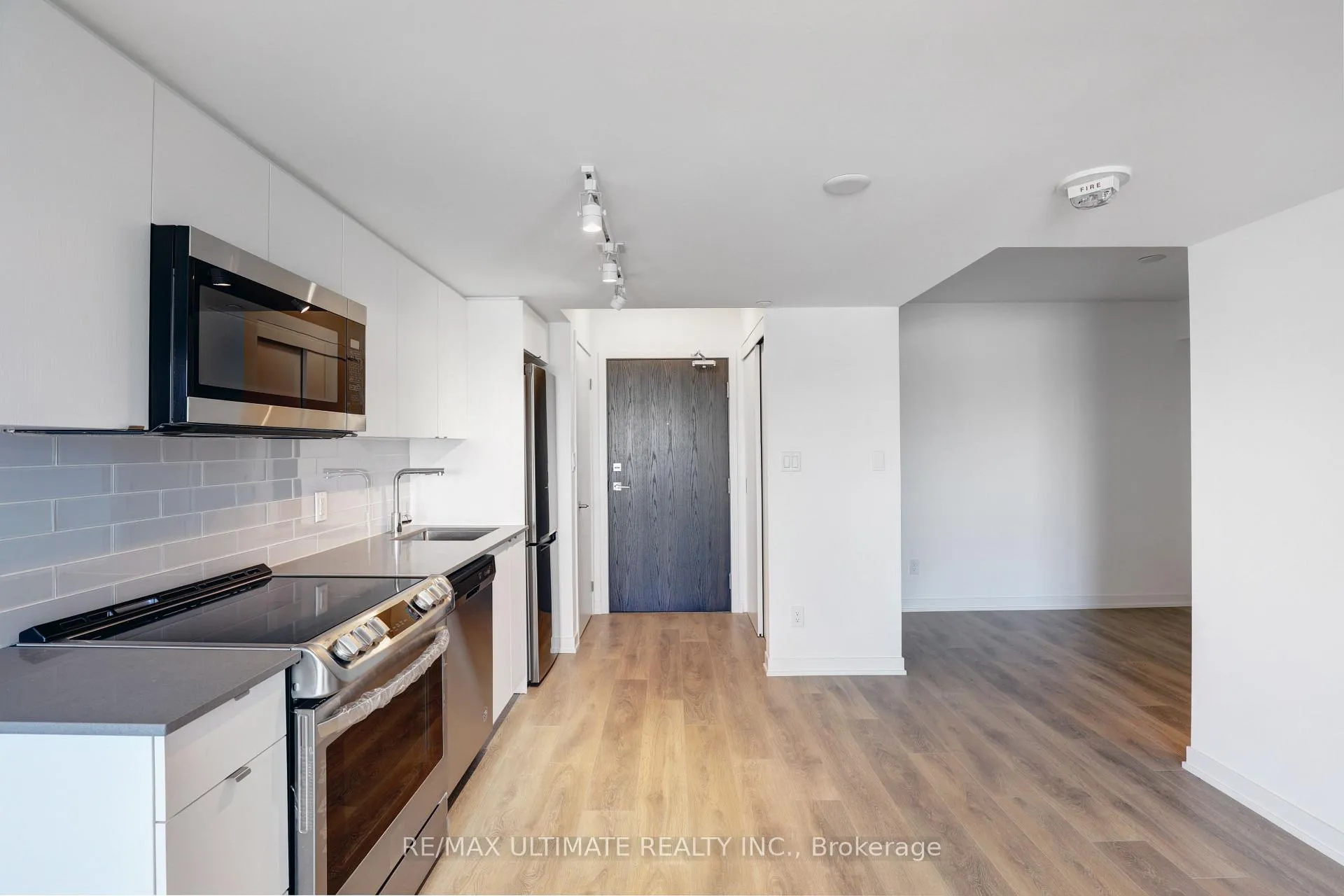 Photo 4 of Unit 513, 1401 O'Connor Drive, Toronto, O'Connor-Parkview — HOMEH