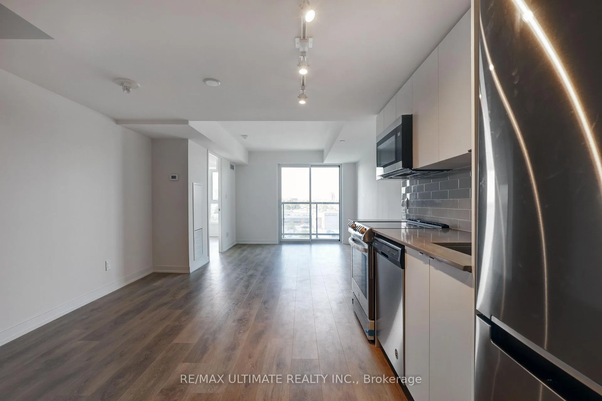 Photo 5 of Unit 513, 1401 O'Connor Drive, Toronto, O'Connor-Parkview — HOMEH