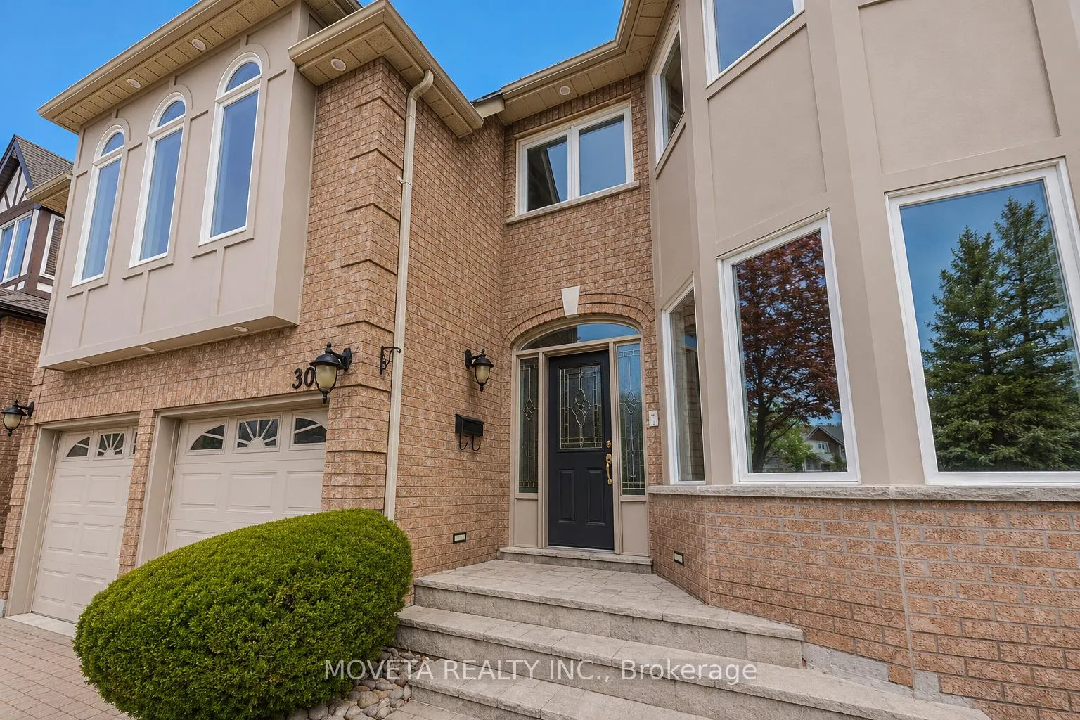 Photo 3 of 30 Briardale Place, Aurora, Aurora Highlands — HOMEH