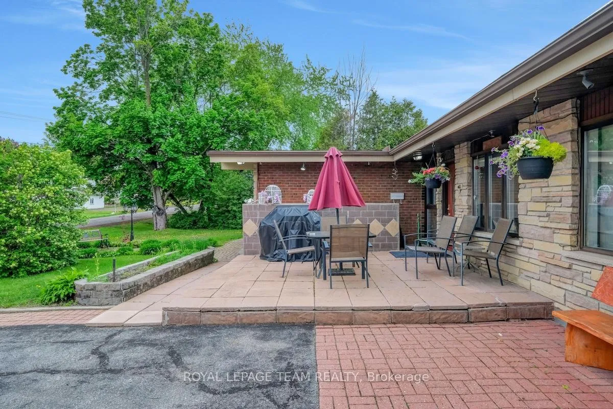 Photo 2 of 7089 Marco Street N, Ottawa, Greely — HOMEH