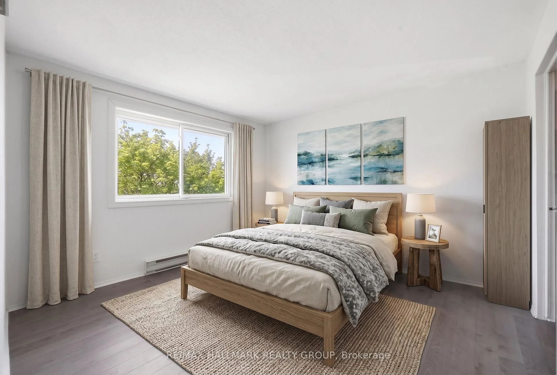 Photo 13 of 270 Brittany Drive, Ottawa, Viscount Alexander Park — HOMEH