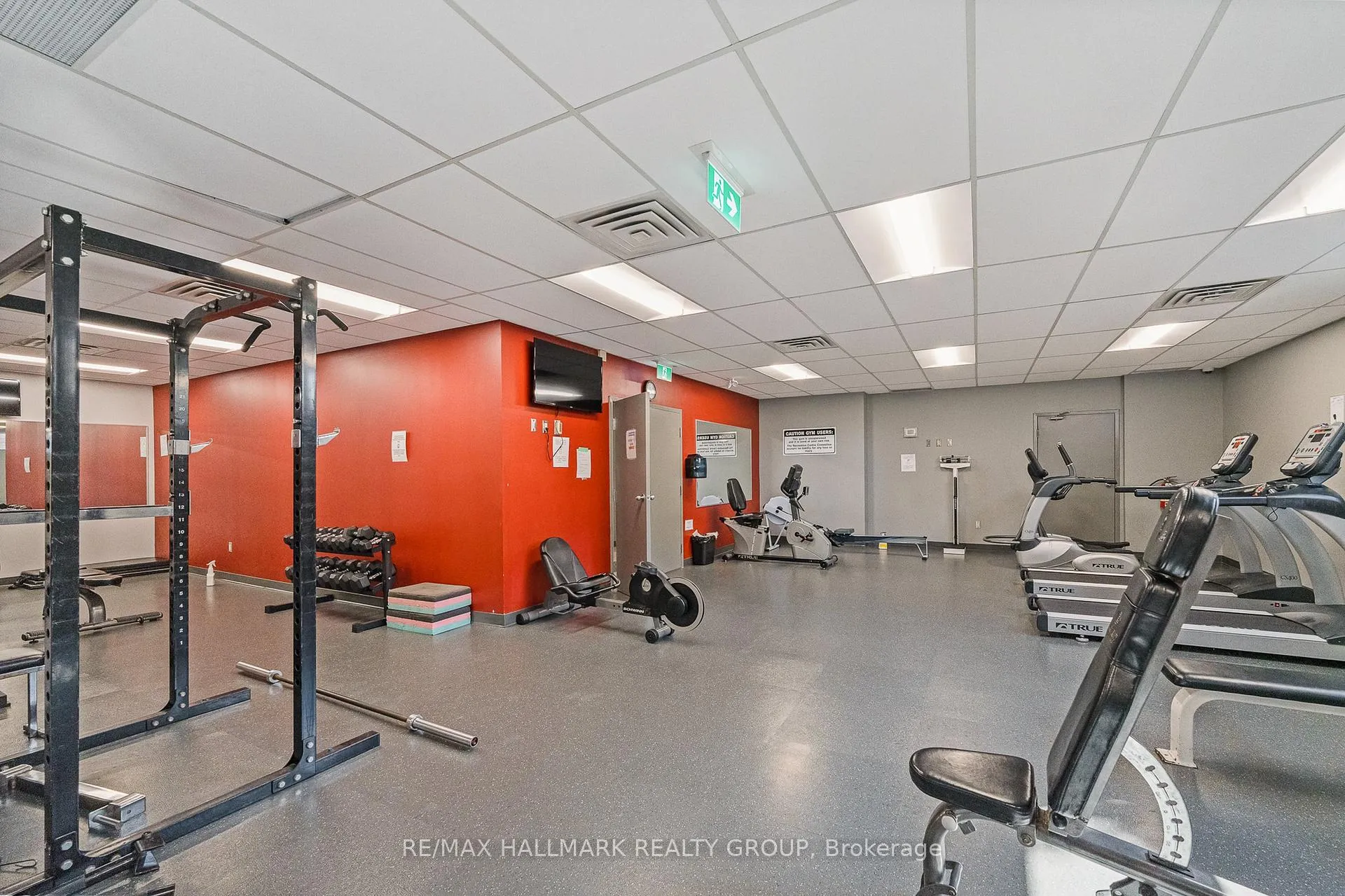 Photo 24 of 270 Brittany Drive, Ottawa, Viscount Alexander Park — HOMEH