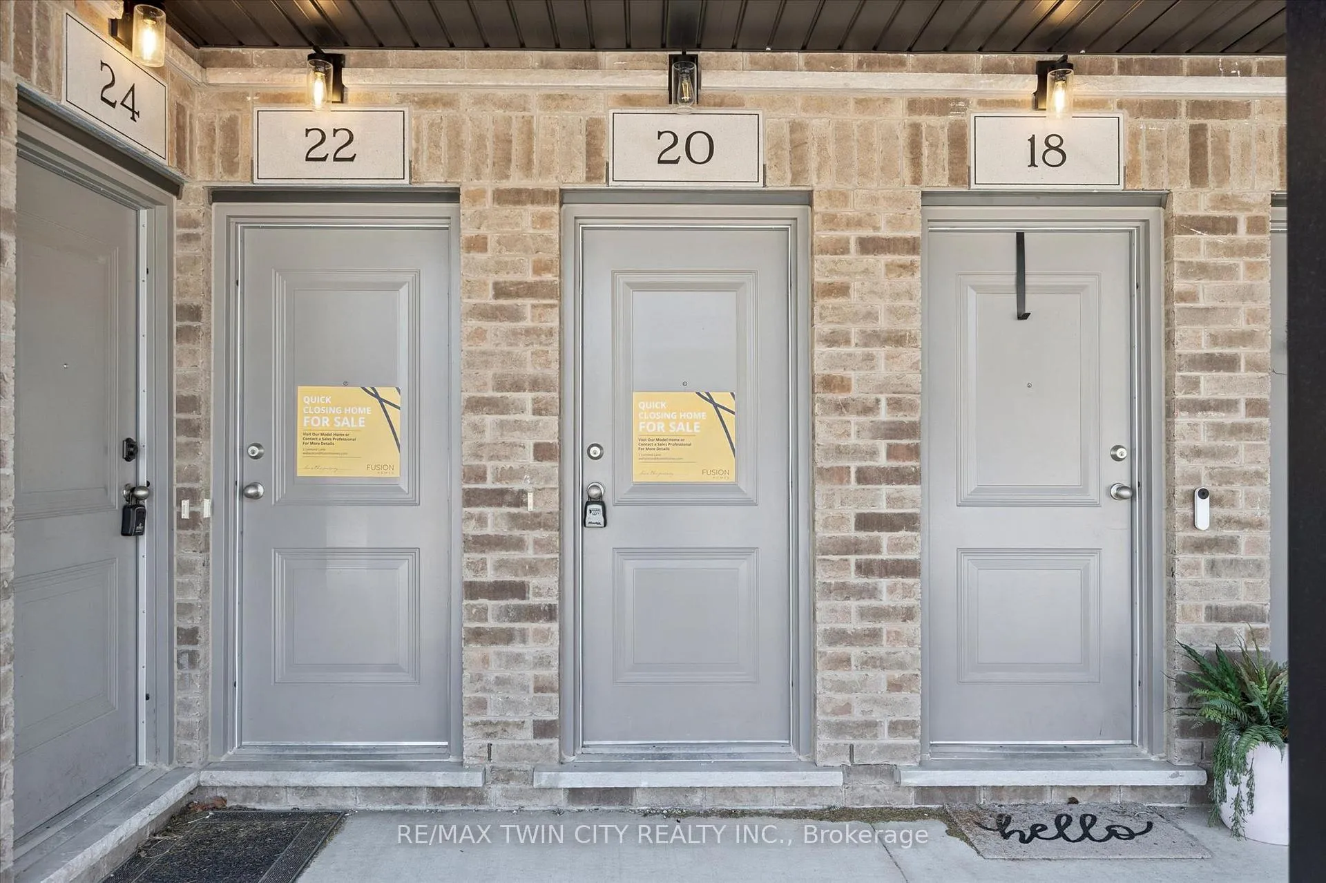 Photo 4 of 20 Lomond Lane, Kitchener, Huron Park — HOMEH