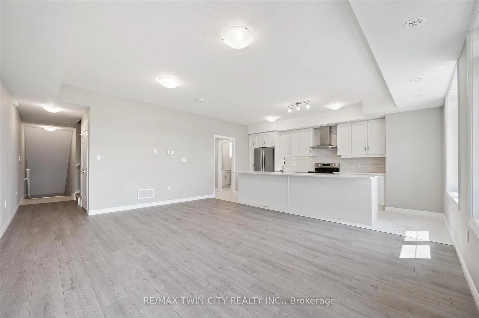 Photo 7 of 20 Lomond Lane, Kitchener, Huron Park — HOMEH