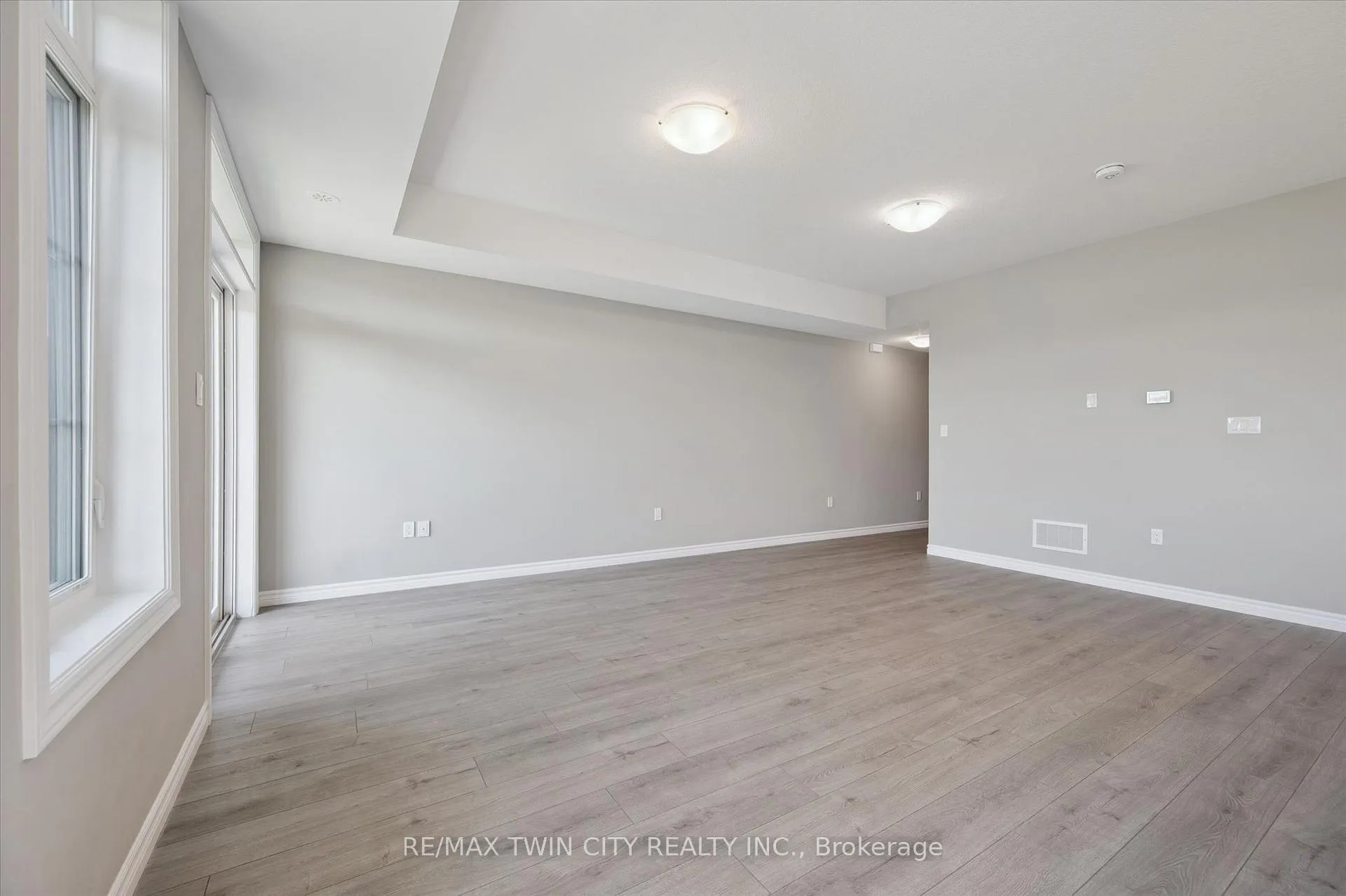 Photo 8 of 20 Lomond Lane, Kitchener, Huron Park — HOMEH