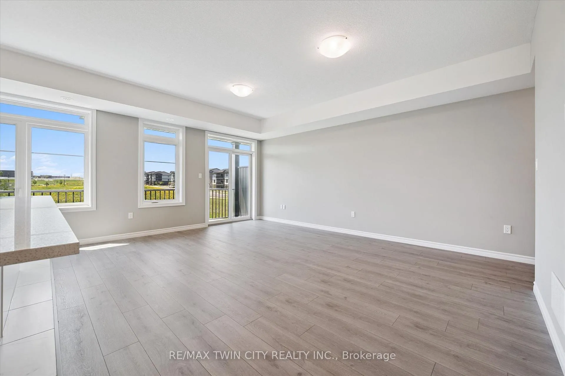 Photo 9 of 20 Lomond Lane, Kitchener, Huron Park — HOMEH
