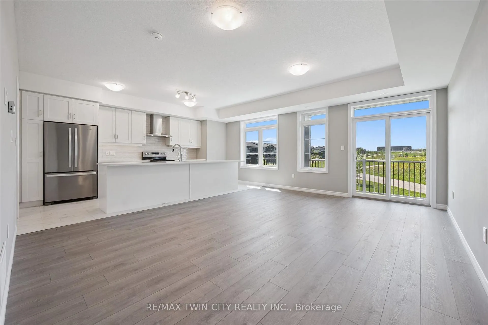 Photo 10 of 20 Lomond Lane, Kitchener, Huron Park — HOMEH