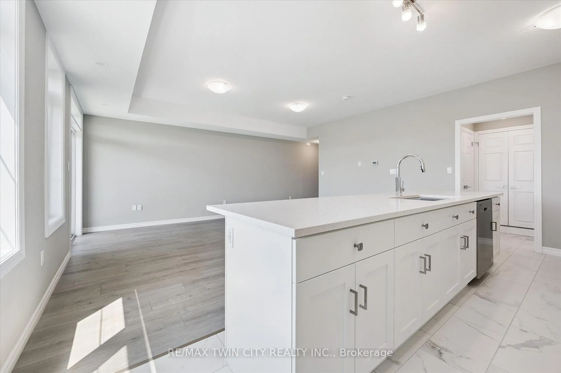 Photo 21 of 20 Lomond Lane, Kitchener, Huron Park — HOMEH