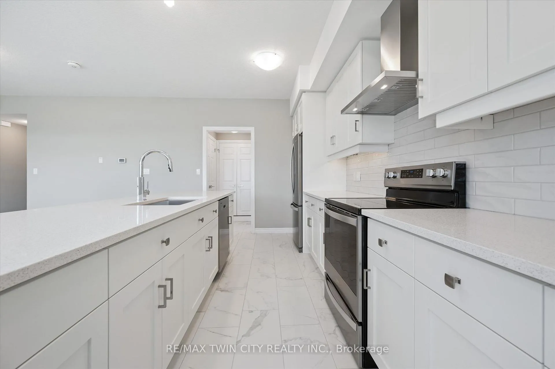 Photo 23 of 20 Lomond Lane, Kitchener, Huron Park — HOMEH
