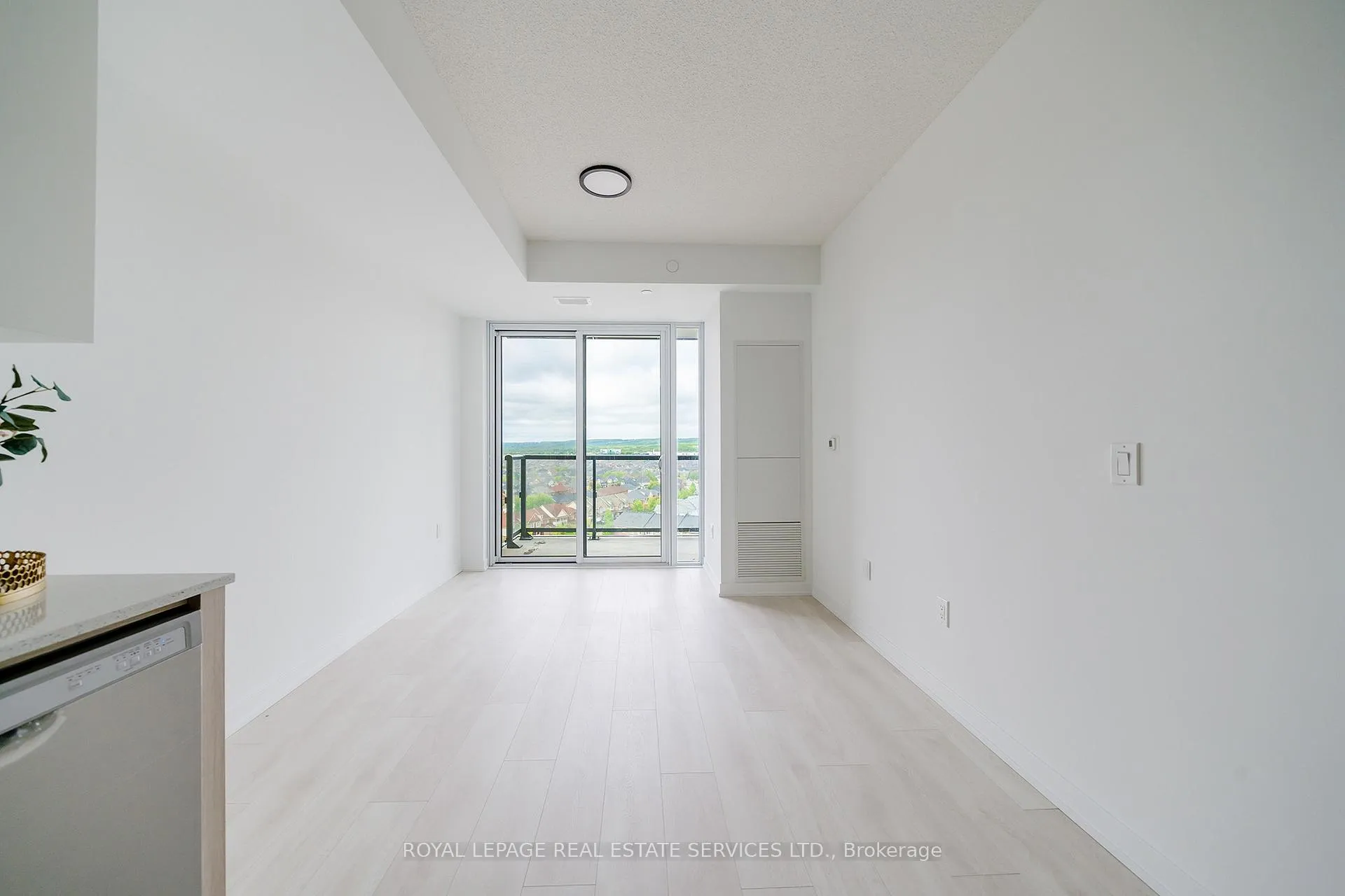 Photo 3 of Unit C1111, 4878 Powers Common, Burlington, Alton — HOMEH