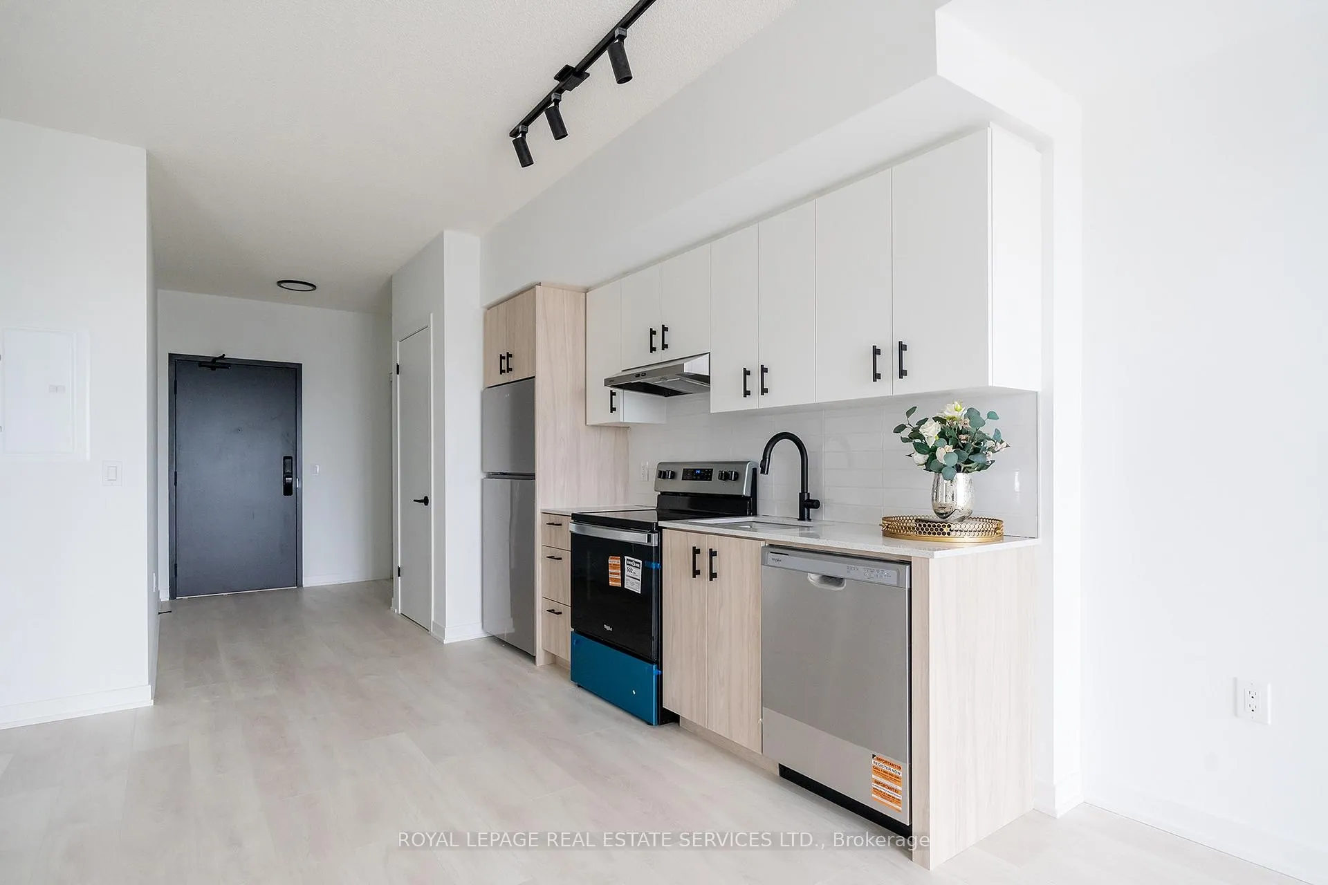 Photo 5 of Unit C1111, 4878 Powers Common, Burlington, Alton — HOMEH
