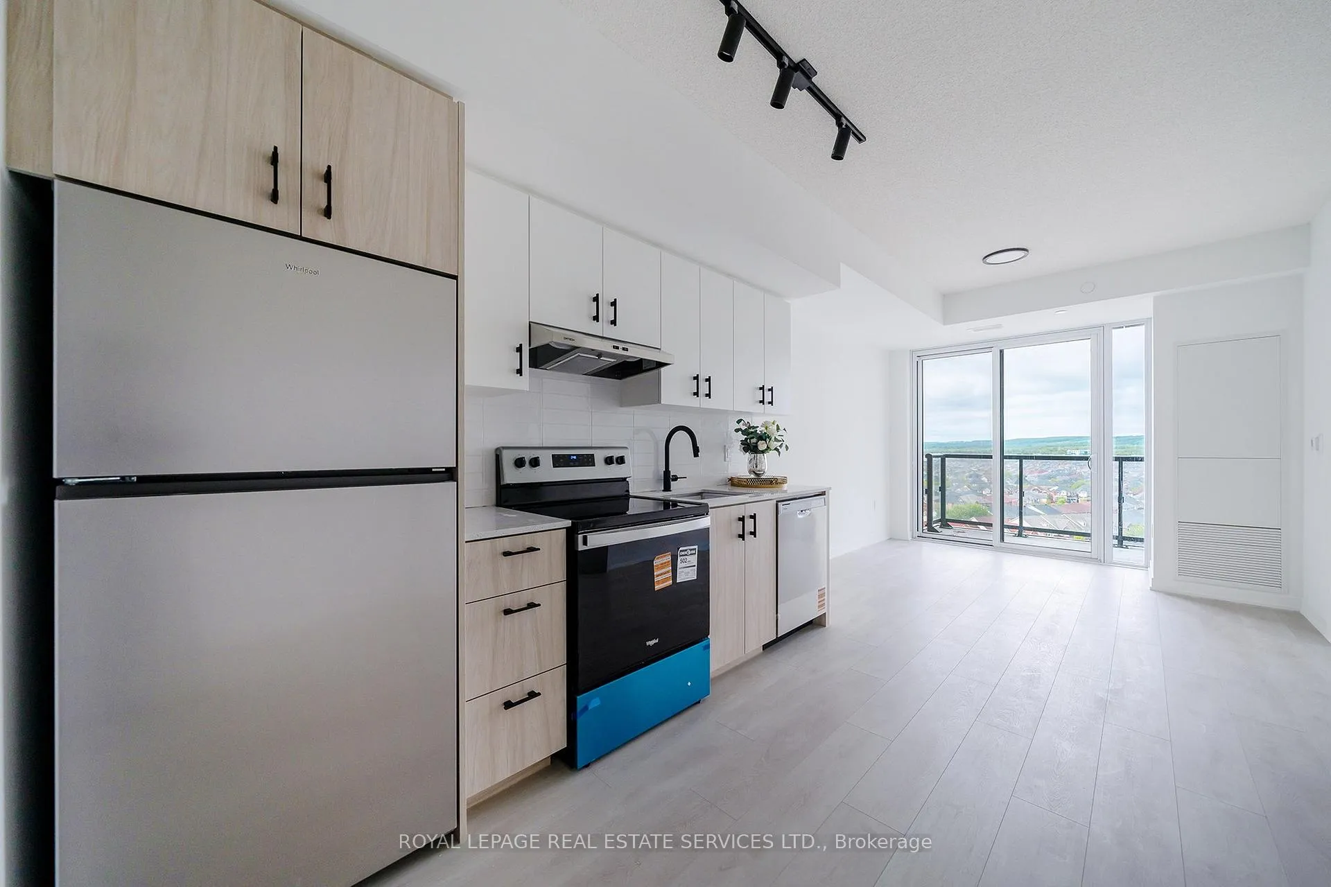 Photo 6 of Unit C1111, 4878 Powers Common, Burlington, Alton — HOMEH