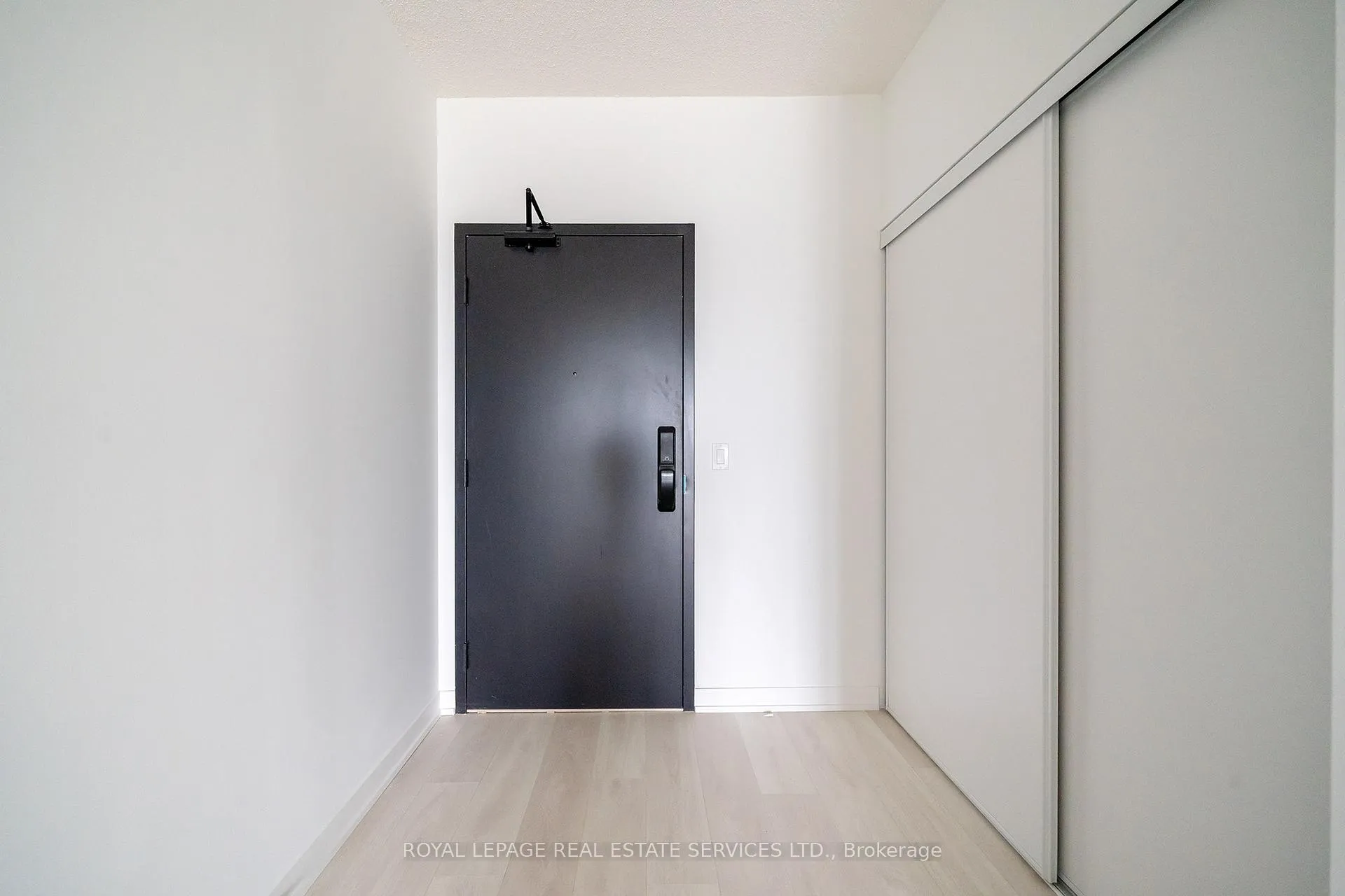Photo 8 of Unit C1111, 4878 Powers Common, Burlington, Alton — HOMEH