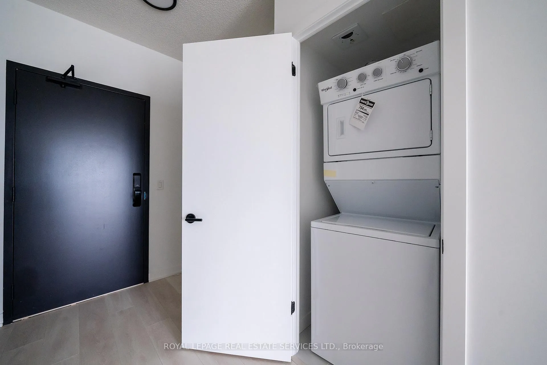 Photo 9 of Unit C1111, 4878 Powers Common, Burlington, Alton — HOMEH