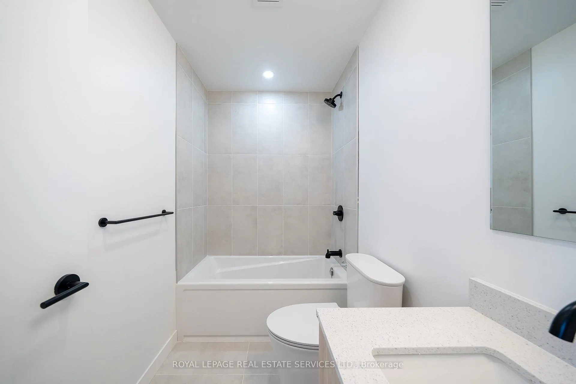 Photo 10 of Unit C1111, 4878 Powers Common, Burlington, Alton — HOMEH