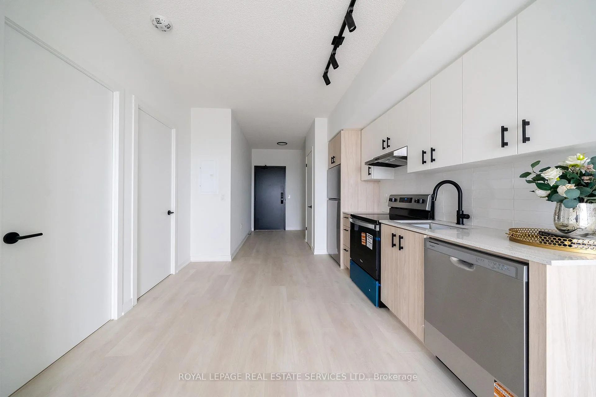 Photo 20 of Unit C1111, 4878 Powers Common, Burlington, Alton — HOMEH