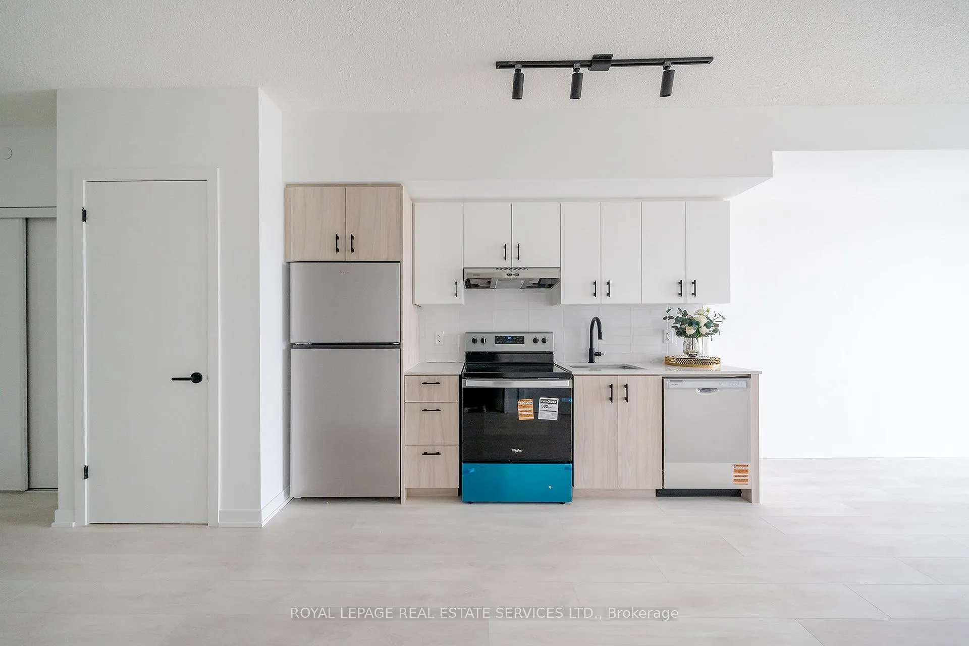 Photo 21 of Unit C1111, 4878 Powers Common, Burlington, Alton — HOMEH